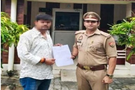 Maharajganj News: फरेन्दा पुलिस और साइबर सेल की बड़ी सफलता, साइबर फ्रॉड के 54,740.93 रुपये कराए वापस